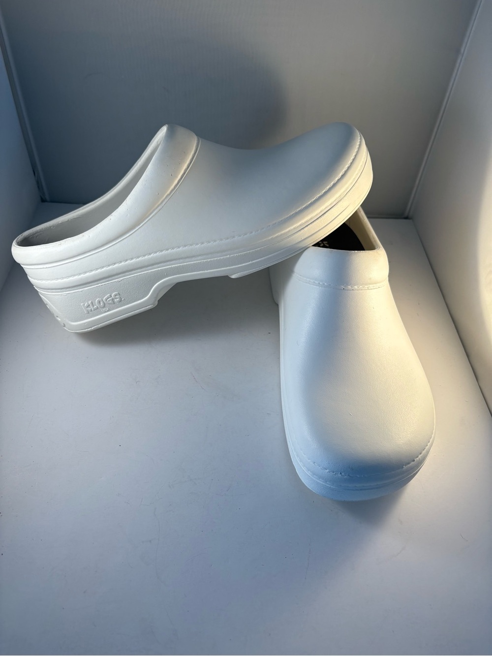Klogs Footwear Women's 11 Men’s 9.5 White Rubber Slip On Clogs Slip Resistant